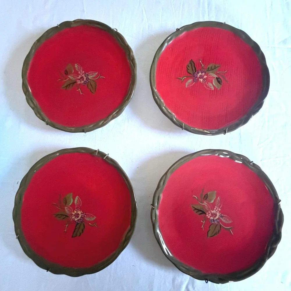 Tracy The Octavia Hill Collection‎ Red Floral Salad Plates Set of 4 Gold Rim 8